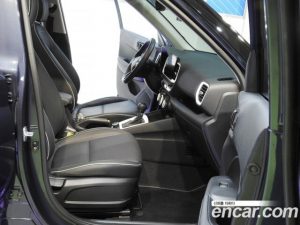 Hyundai Venue 1.6 Flux 2021 года из Южной Кореи