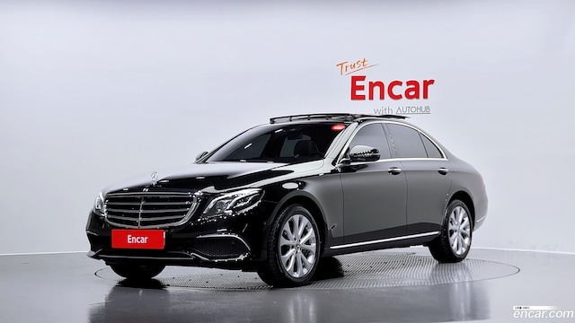Mercedes-Benz E-Class E300 4MATIC Exclusive 2019 года из Кореи