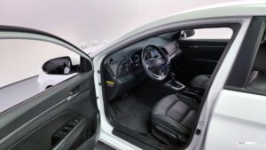 Hyundai AVANTE 1.6 2020 года из Южной Кореи