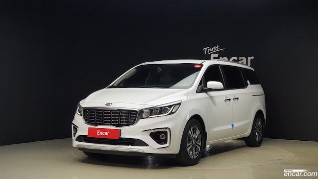 Kia Carnival 9-Seater Luxury 2019 года из Кореи