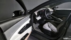 Hyundai AVANTE 1.6 2021 года из Южной Кореи