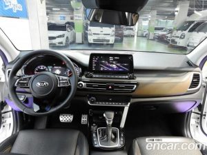 Kia Seltos Бензин 1.6 Turbo 2WD 2020 года из Южной Кореи