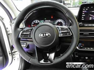 Kia Seltos Бензин 1.6 Turbo 2WD 2020 года из Южной Кореи