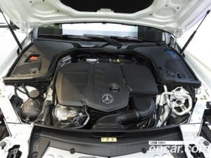 Mercedes-Benz E-Class E220d 4MATIC Exclusive 2022 года из Южной Кореи