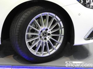 Mercedes-Benz E-Class E220d 4MATIC Exclusive 2022 года из Южной Кореи