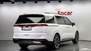 Kia Carnival Бензин 7-Seater Signature 2023 года из Южной Кореи
