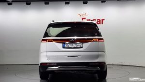 Kia Carnival Бензин 7-Seater Signature 2023 года из Южной Кореи