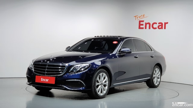 Mercedes-Benz E-Class E220d 4MATIC Exclusive 2019 года из Кореи