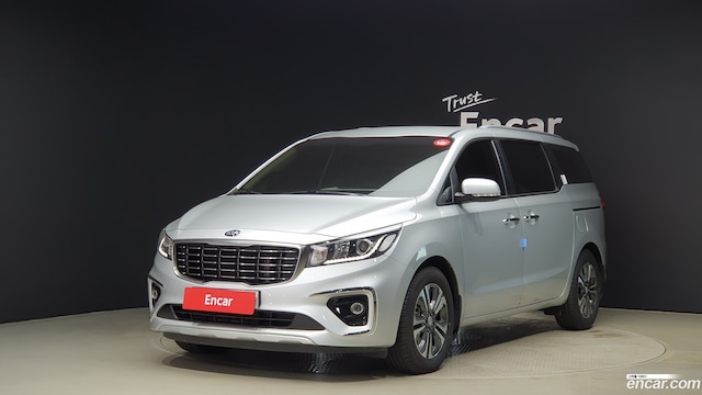 Kia Carnival 9-Seater Luxury 2019 года из Кореи