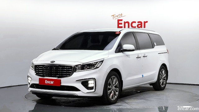 Kia Carnival 9-Seater Luxury 2019 года из Кореи