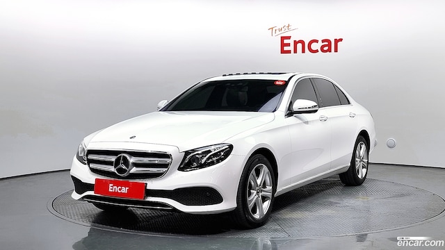 Mercedes-Benz E-Class E220d 4MATIC Avantgarde 2019 года из Кореи