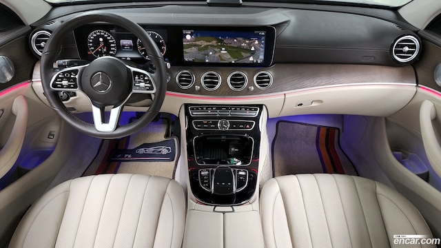 Mercedes-Benz E-Class E300 4MATIC Exclusive 2020 года из Кореи