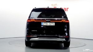 Kia Carnival Бензин 9-Seater Signature 2023 года из Южной Кореи