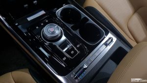 Kia Carnival Бензин 9-Seater Signature 2023 года из Южной Кореи