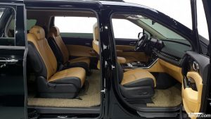 Kia Carnival Бензин 9-Seater Signature 2023 года из Южной Кореи