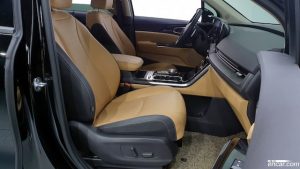 Kia Carnival Бензин 9-Seater Signature 2023 года из Южной Кореи