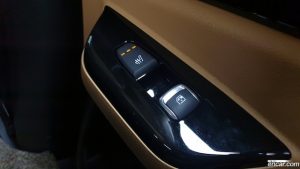 Kia Carnival Бензин 9-Seater Signature 2023 года из Южной Кореи