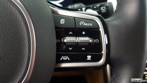 Kia Carnival Бензин 9-Seater Signature 2023 года из Южной Кореи