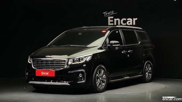 Kia Carnival 9-Seater Luxury 2019 года из Кореи