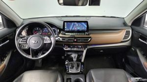 Kia Seltos Дизель 1.6 2WD 2020 года из Южной Кореи