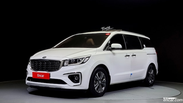 Kia Carnival 9-Seater Luxury 2019 года из Кореи