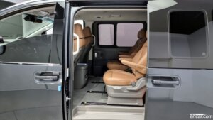 Hyundai Staria 4WD 9-Seater 2022 года из Южной Кореи