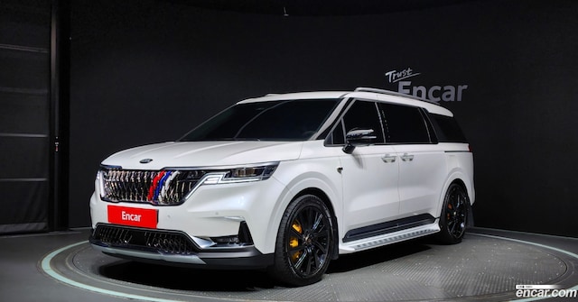 Kia Carnival Бензин 7-Seater Signature 2021 года из Кореи