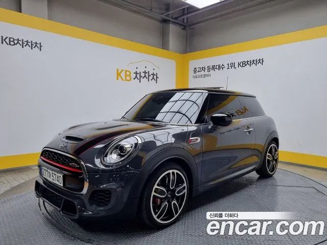 Mini Cooper JCW 2021 года из Кореи