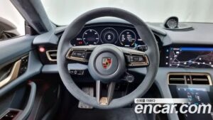 Porsche Taycan Turbo S 2021 года из Южной Кореи