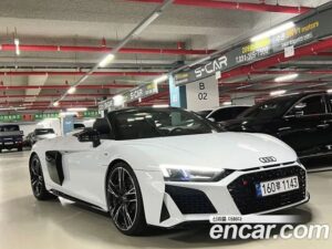 Audi R8 5.2 V10 Performance SPYDER 2021 года из Южной Кореи