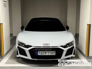 Audi R8 5.2 V10 Performance SPYDER 2021 года из Южной Кореи