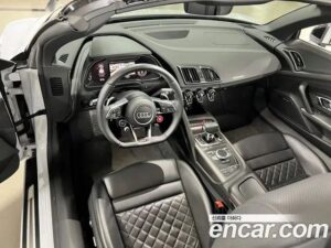Audi R8 5.2 V10 Performance SPYDER 2021 года из Южной Кореи