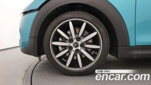 Mini Cooper Convertible DEFAULT 2020 года из Южной Кореи
