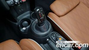 Mini Cooper Convertible DEFAULT 2020 года из Южной Кореи