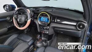 Mini Cooper Convertible SIDEWALK 2020 года из Южной Кореи