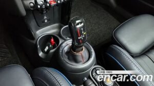 Mini Cooper Convertible SIDEWALK 2020 года из Южной Кореи