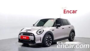 Mini Cooper 5Door CLASSIC COMFORT PACK 2022 года из Южной Кореи