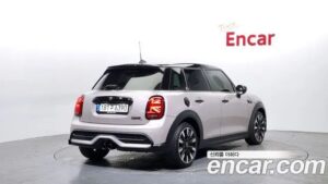 Mini Cooper 5Door CLASSIC COMFORT PACK 2022 года из Южной Кореи