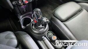 Mini Cooper 5Door CLASSIC COMFORT PACK 2022 года из Южной Кореи