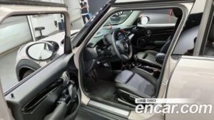 Mini Cooper 5Door CLASSIC COMFORT PACK 2022 года из Южной Кореи