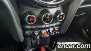 Mini Cooper 5Door CLASSIC COMFORT PACK 2022 года из Южной Кореи