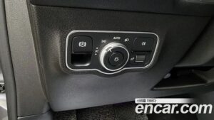 Mercedes-Benz GLB-Class GLB200 d 2021 года из Южной Кореи