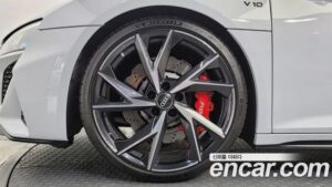 Audi R8 5.2 V10 SPYDER 2021 года из Южной Кореи
