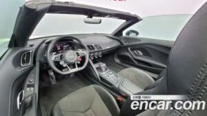 Audi R8 5.2 V10 SPYDER 2021 года из Южной Кореи