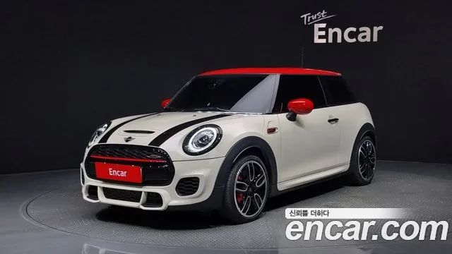Mini Cooper JCW 2021 года из Кореи