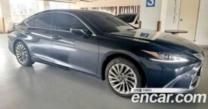 Lexus ES Luxury Plus 2021 года из Южной Кореи
