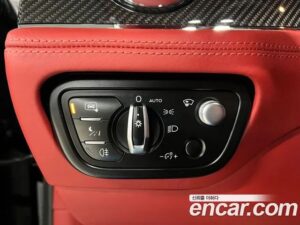 Bentley Bentayga 4.0 V8 2021 года из Южной Кореи