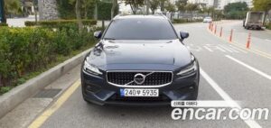 Volvo V60 B5 AWD 2022 года из Южной Кореи