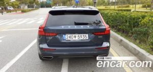 Volvo V60 B5 AWD 2022 года из Южной Кореи