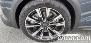 Volvo V60 B5 AWD 2022 года из Южной Кореи